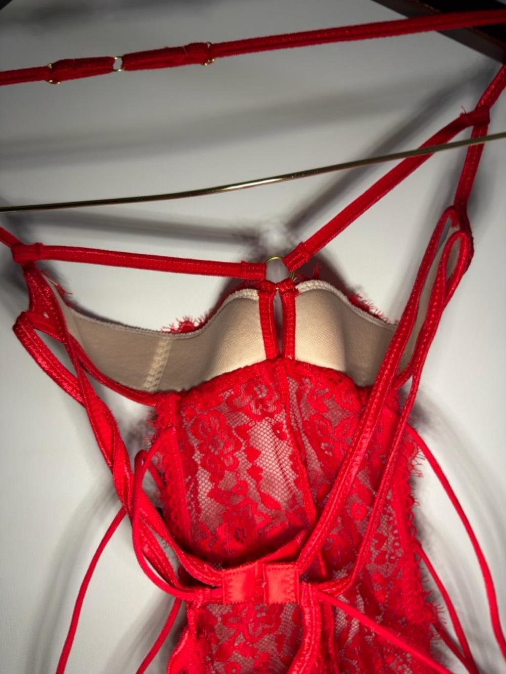 Red Lace - Picture 7 of 9